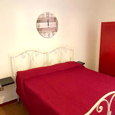 House With 3 Bedrooms In With Furnished Terrace And Wifi 800 M From The Beach